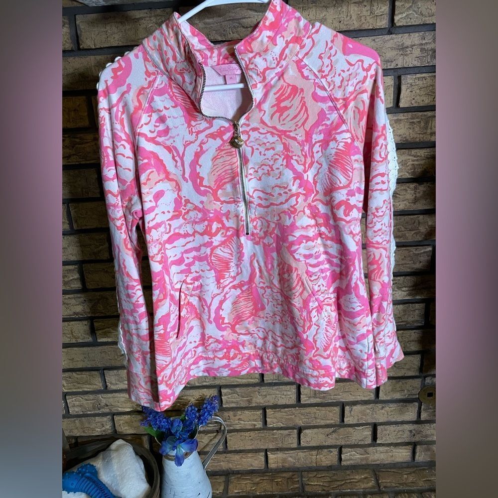 Lily Pulitzer pink and white pull over
